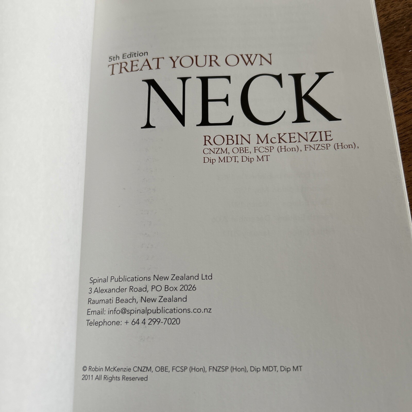 Treat Your Own Neck by Robin McKenzie (2011, Trade Paperback)
