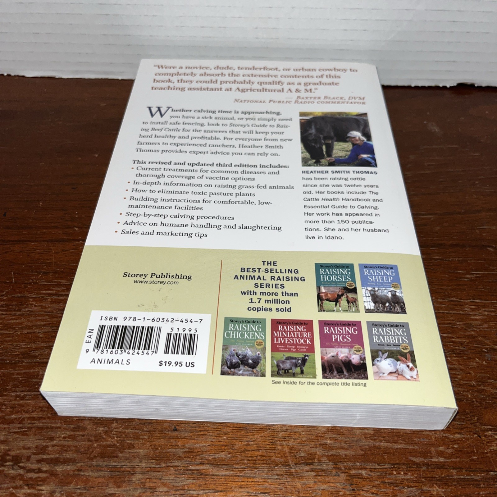 Storey’s Guide to Raising Beef Cattle – Heather Smith Thomas – Unread Shelf Wear