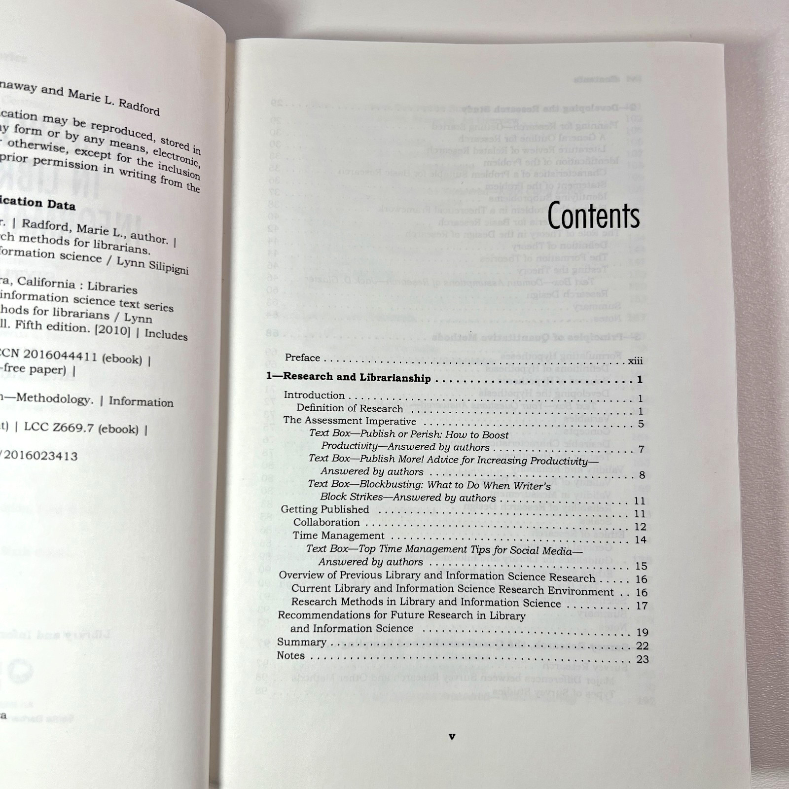 Research Methods in Library and Information Science Connaway Radford Paperback