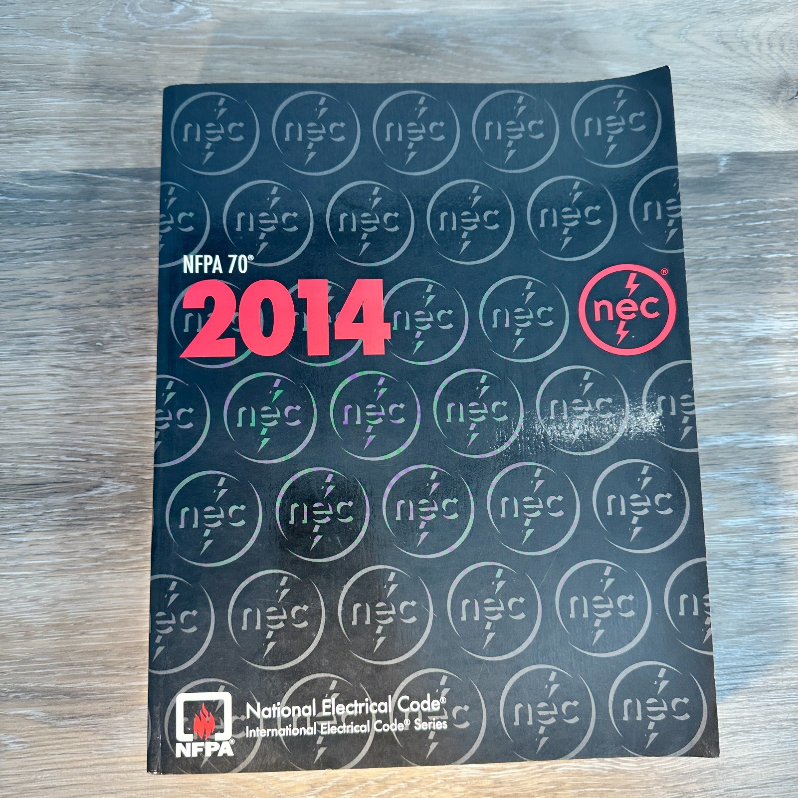 NFPA 70, National Electrical Code : 2014 Edition by National Fire Protection