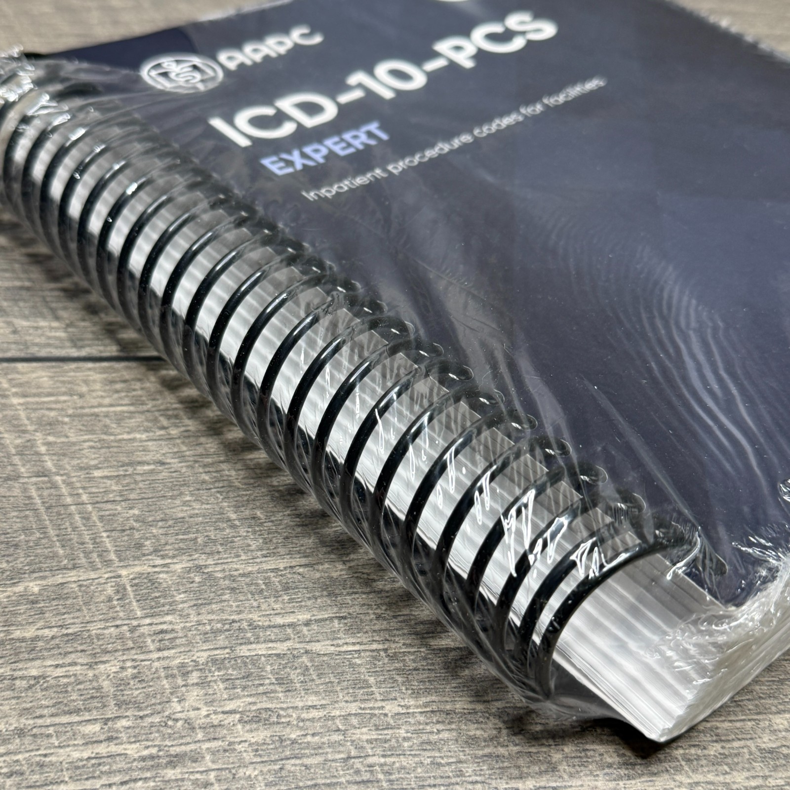 ICD-10-PCS 2024 Expert: The Complete Official Code Book (AAPC) Spiral Bound NEW