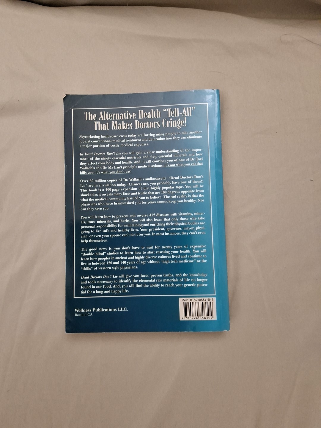 Dead Doctors Don’t Lie by Not Available (Trade Paperback)