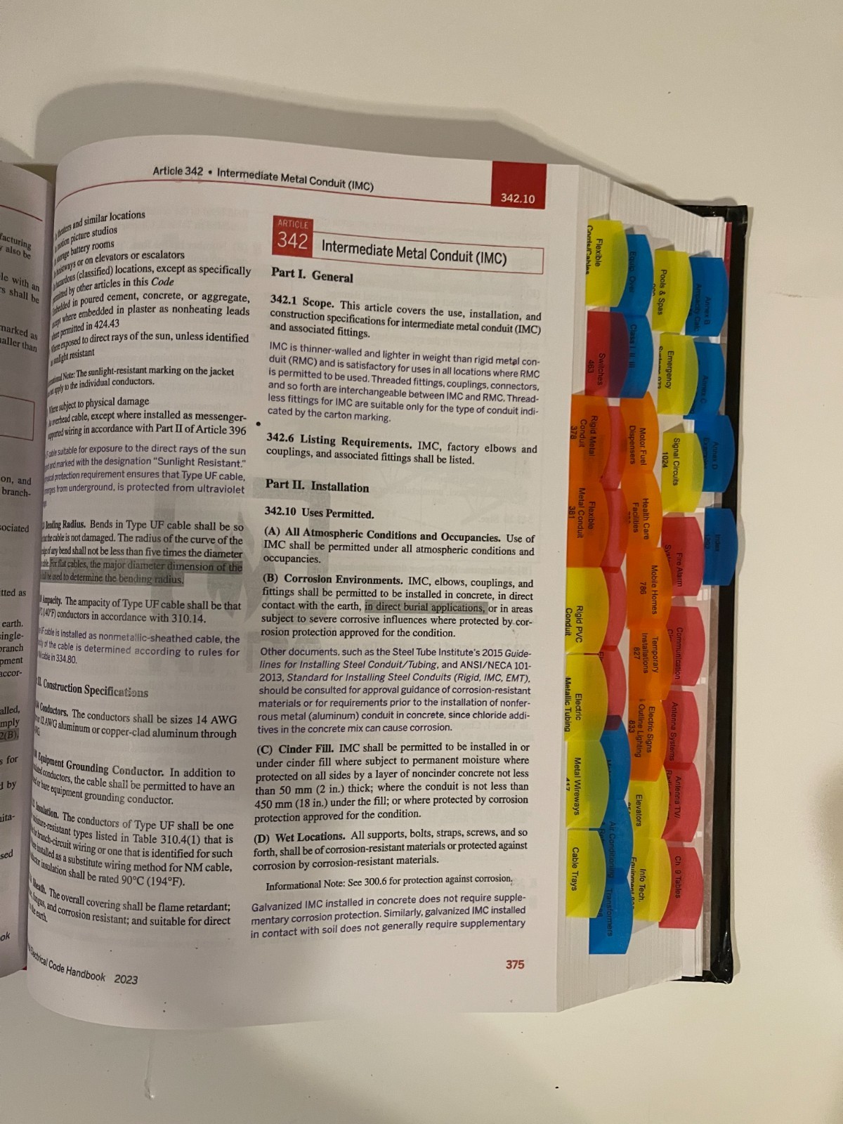 NFPA 70, National Electrical Code Handbook : 2023 Edition (Pre-tabbed)
