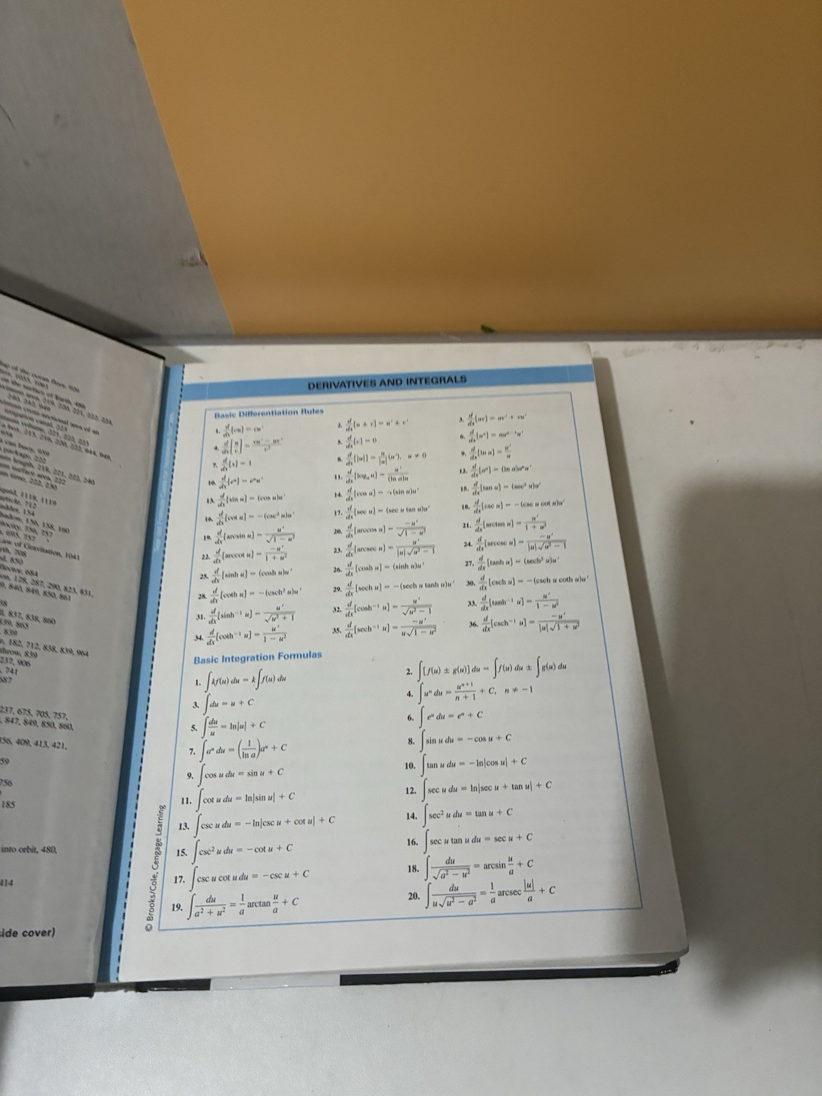 Brooks/Cole Calculus 10th Edition (2014) Hardcover Ron Larson Bruce H. Edwards