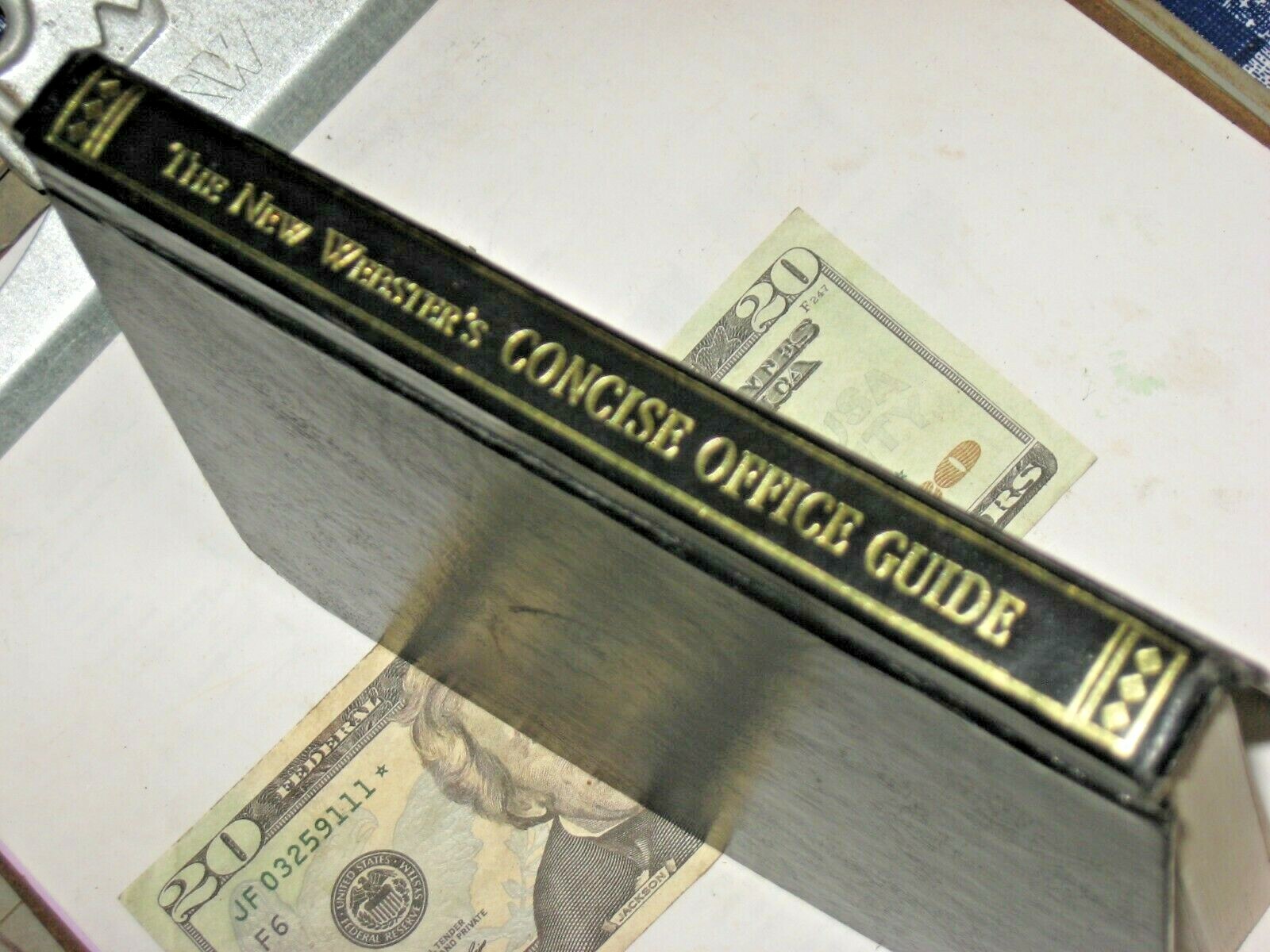 017172 46604 The New Webster’s Concise Office Guide Ehrlich, Eugene H 256 pages